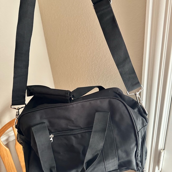 Amazon Handbags - Amazon Black Travel Bag for Women